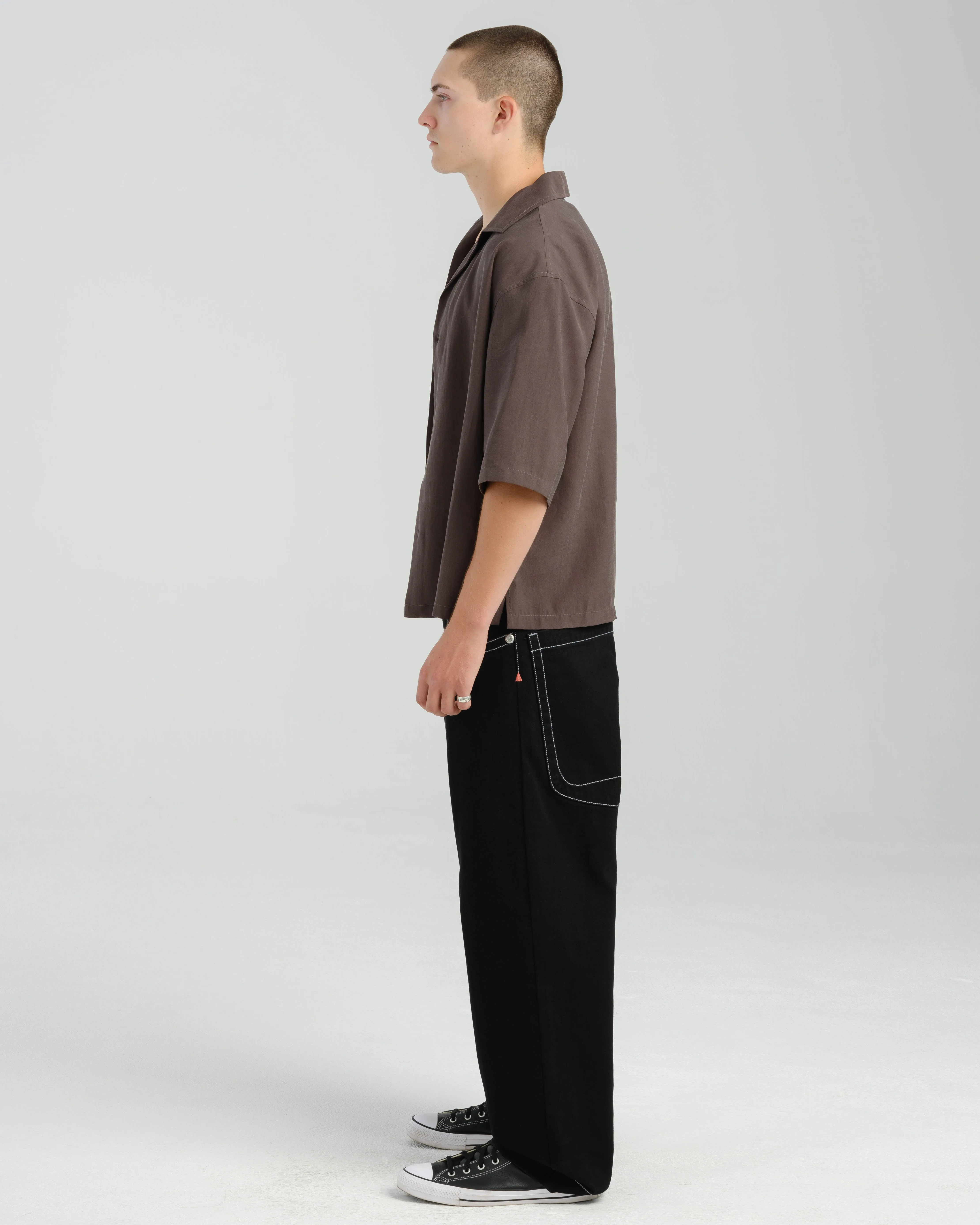 1169 Low Down Deck. 20. Jet Black.