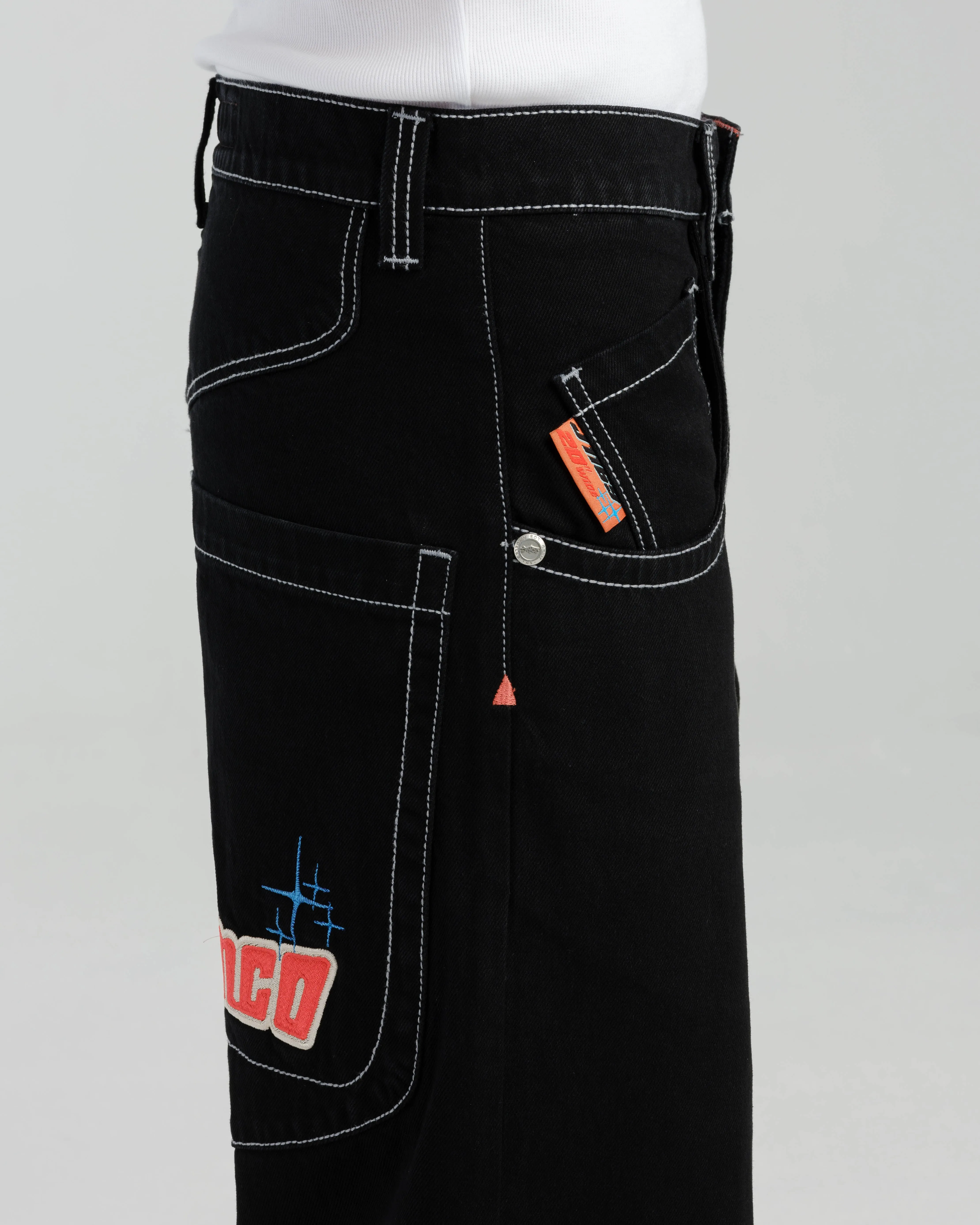 1169 Low Down Deck. 20. Jet Black.
