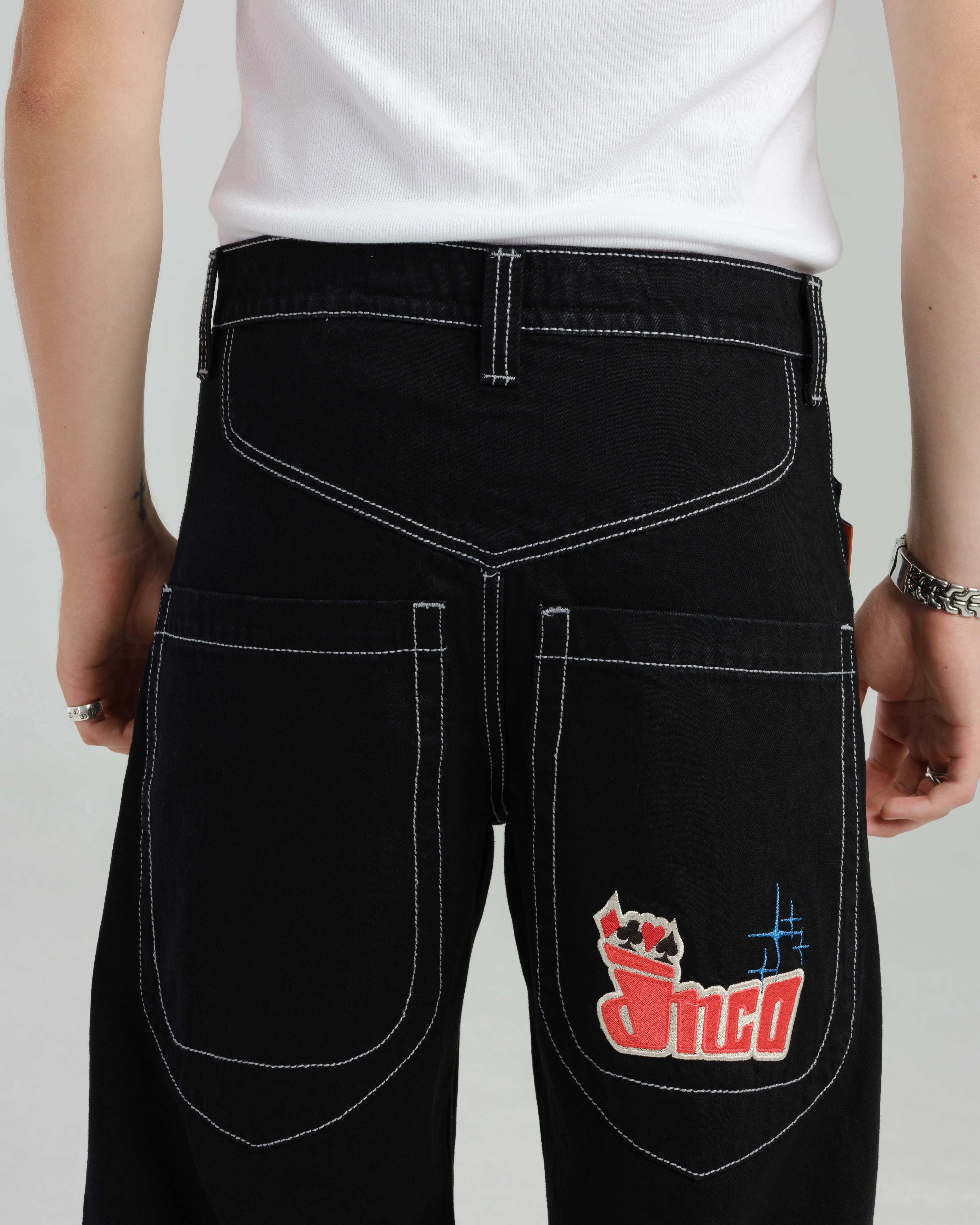 1169 Low Down Deck. 20. Jet Black.