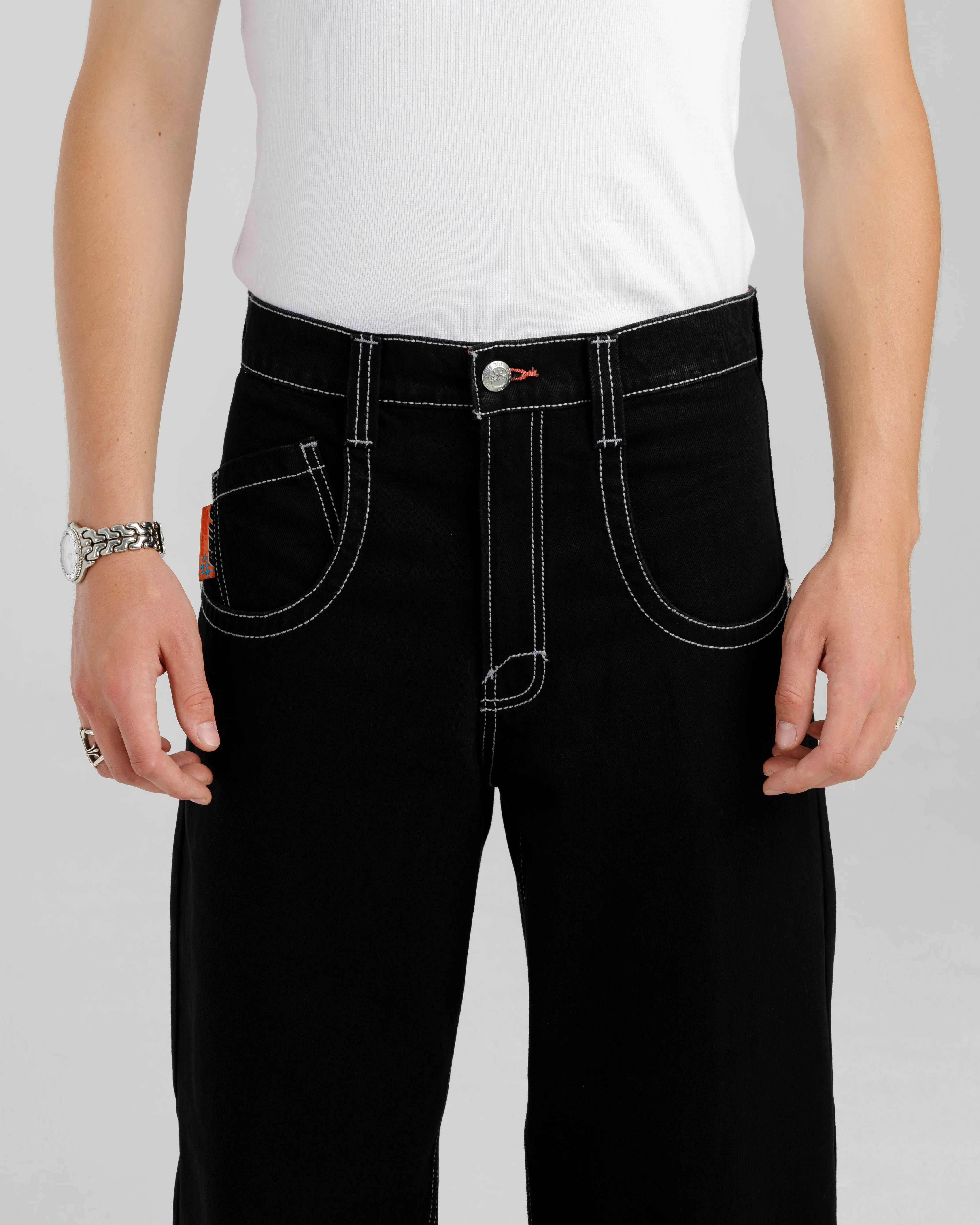 1169 Low Down Deck. 20. Jet Black.