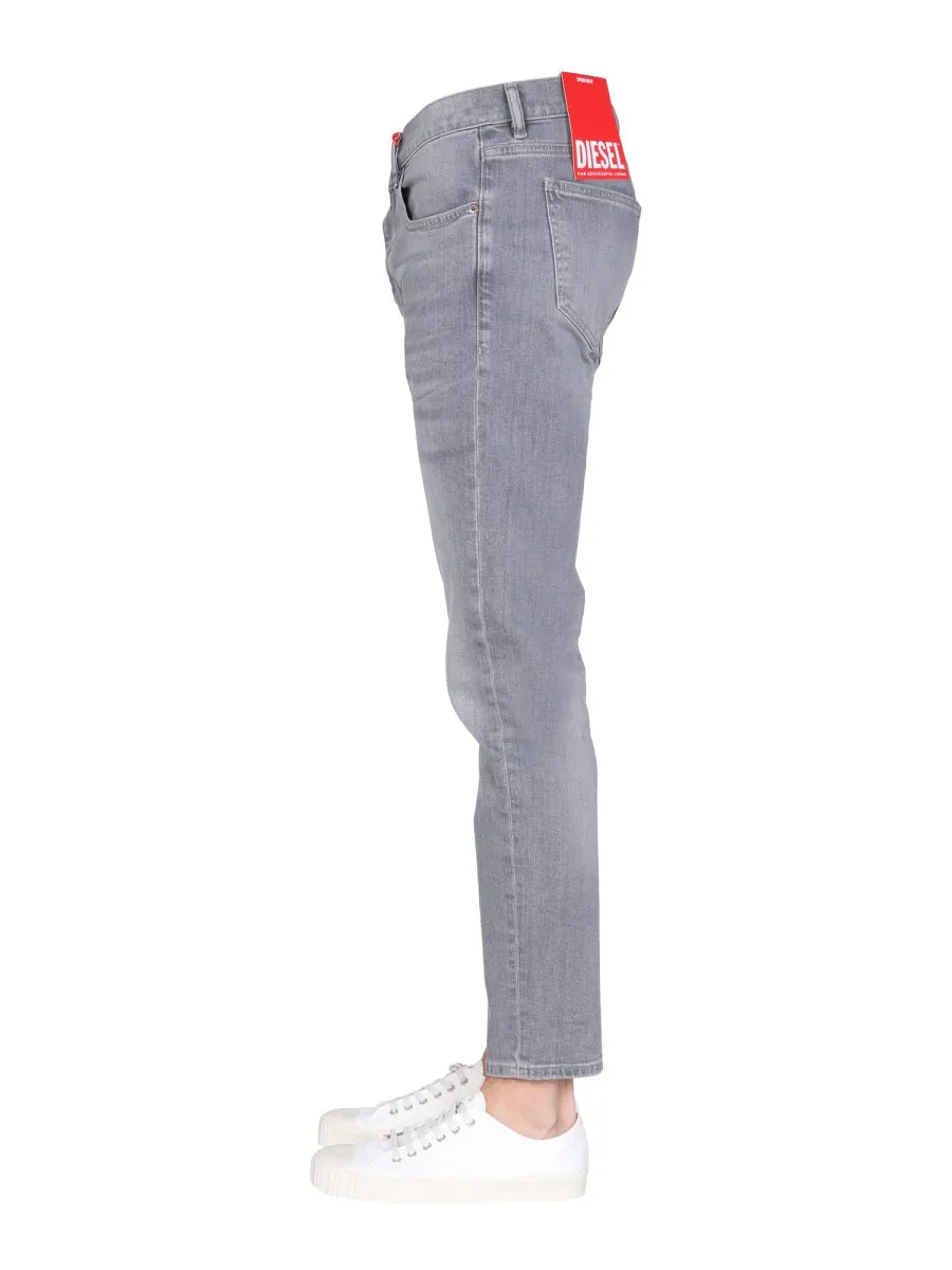 Diesel 2019 D-Strukt Slim Fit Jeans