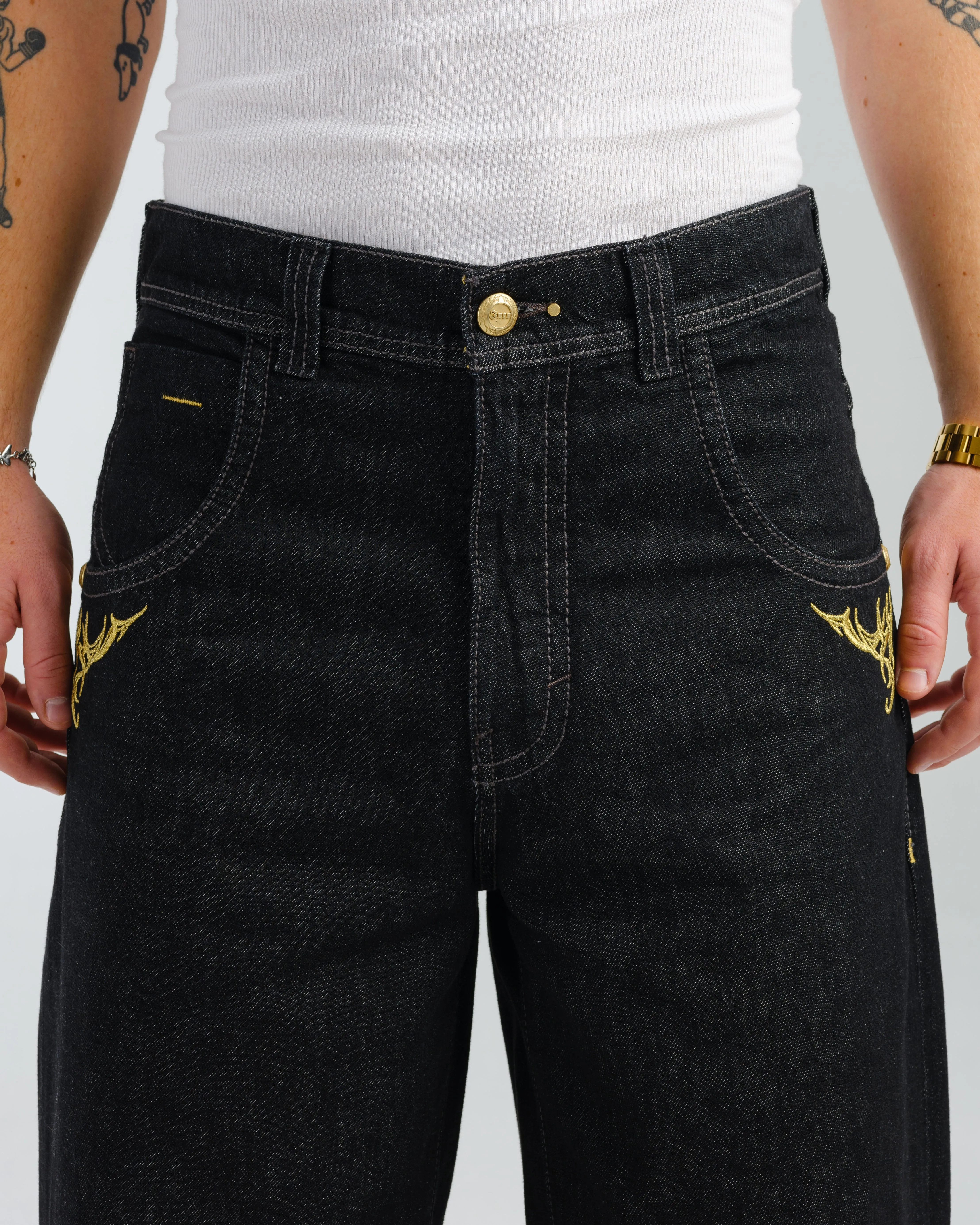 Karatz. 23. Laser Black.