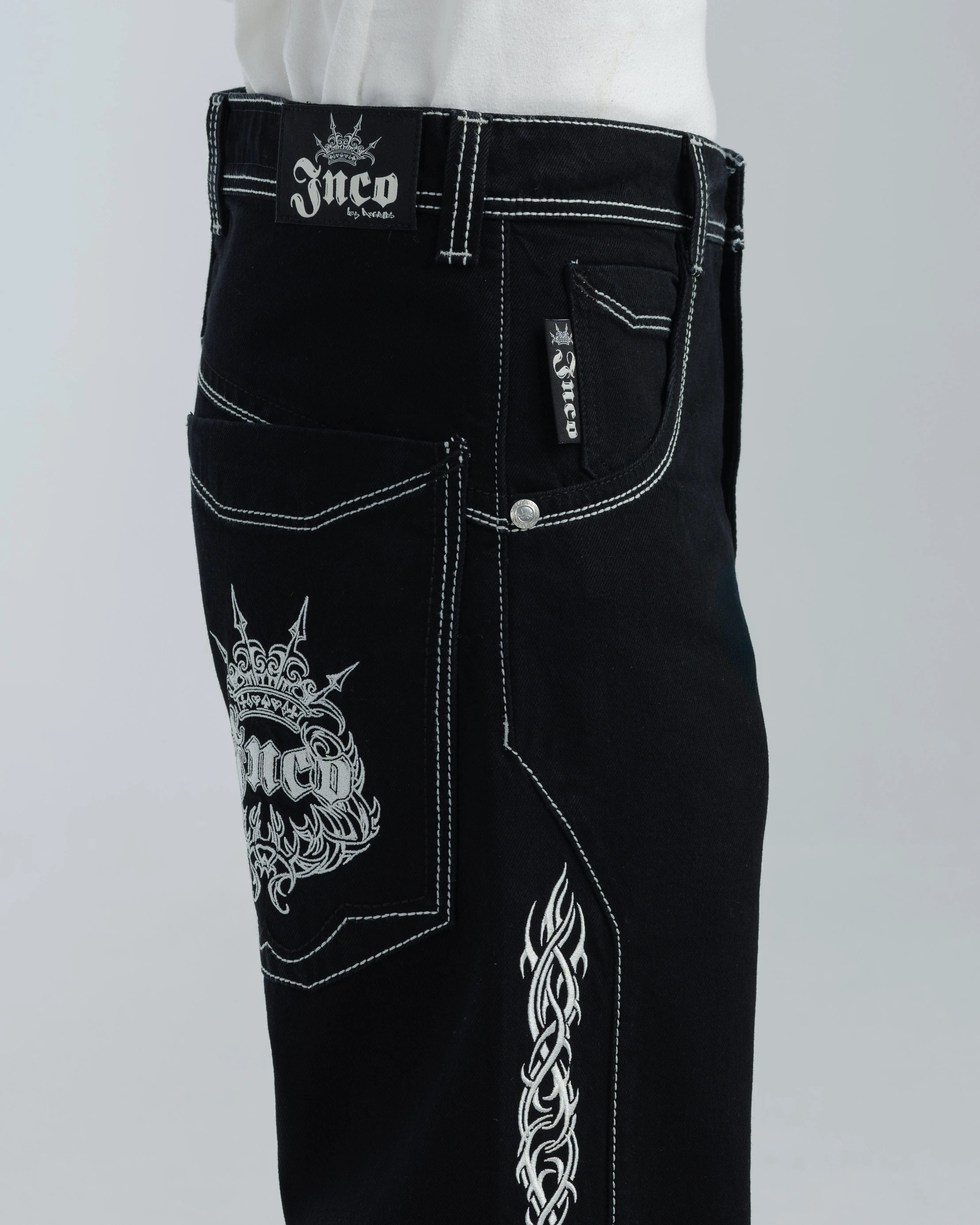 Majestik. 23. Jet Black.