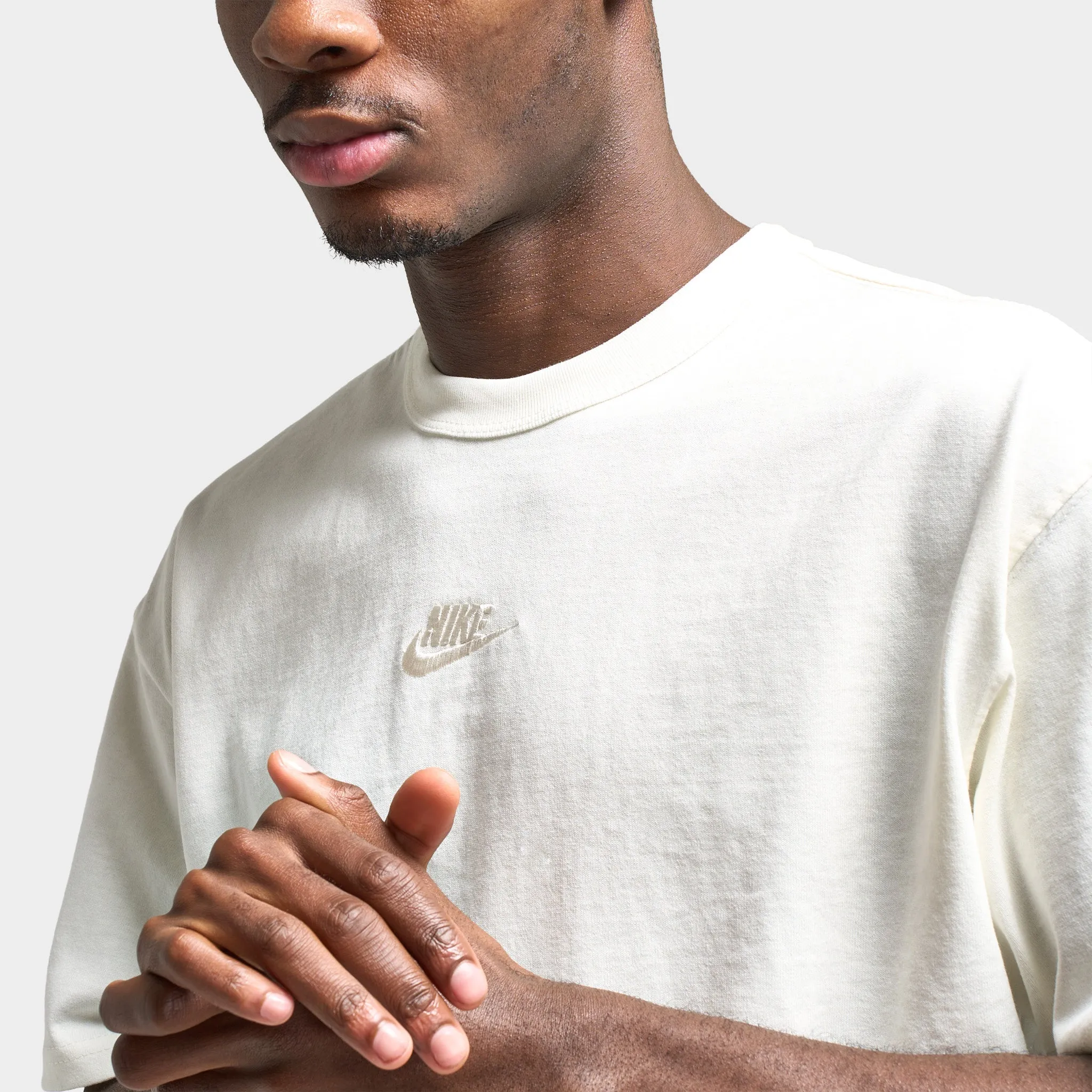 Nike Sportswear Premium Essential T-Shirt / Sail