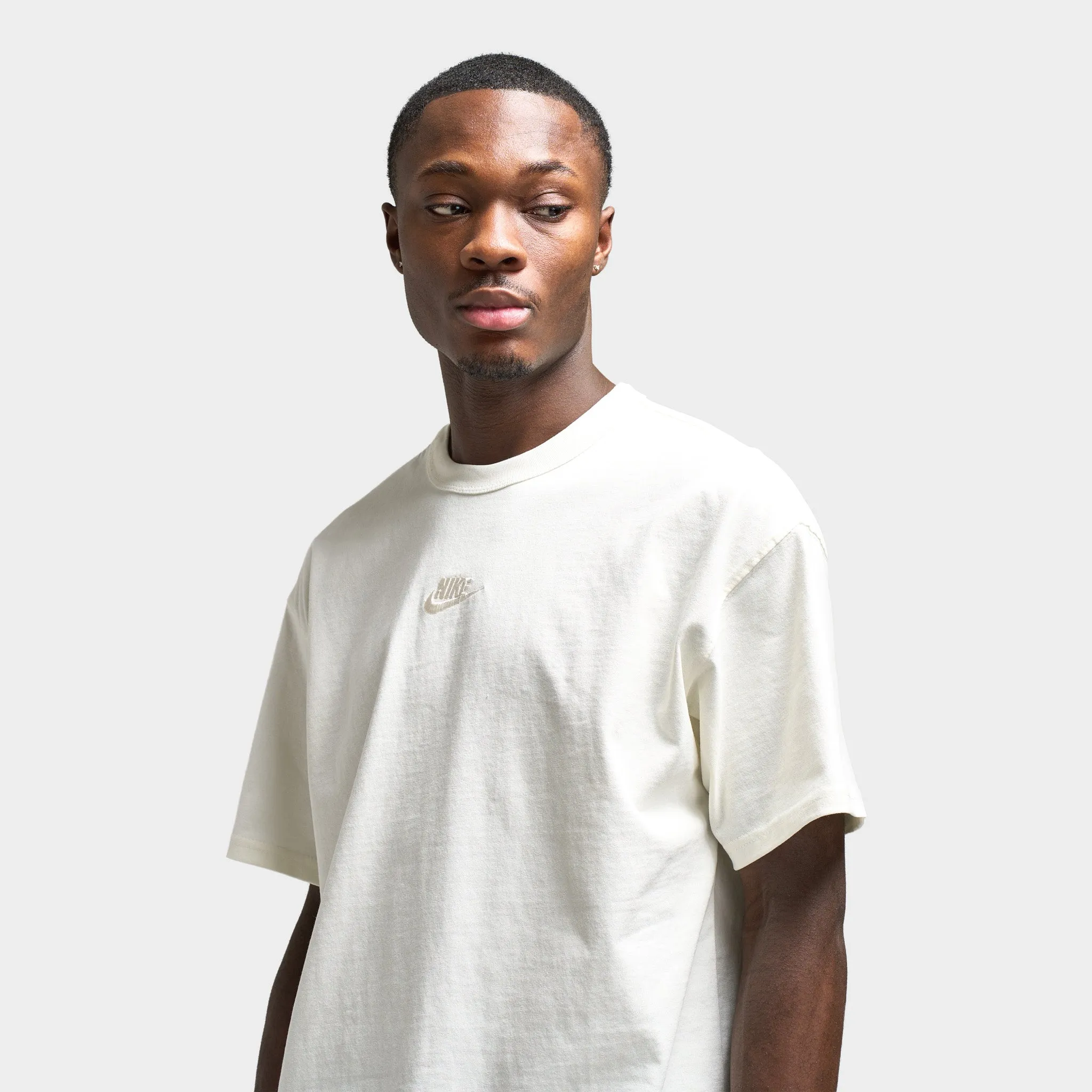 Nike Sportswear Premium Essential T-Shirt / Sail