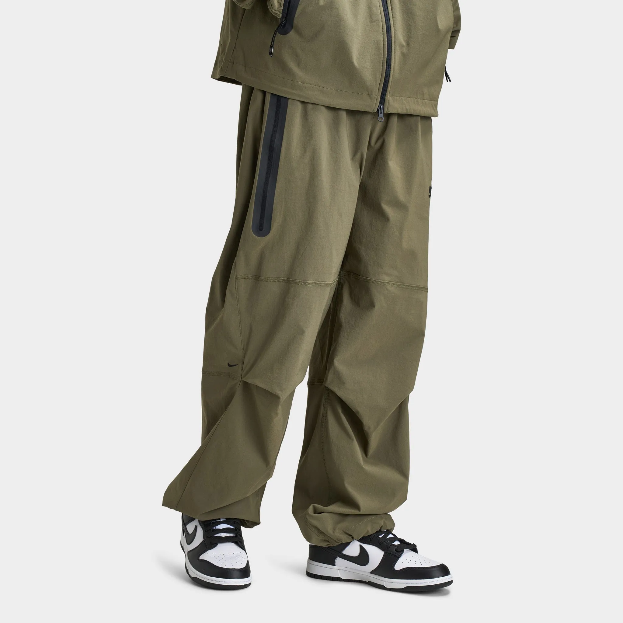 Nike Tech Woven Oversized Pants Medium Olive / Medium Olive - Black