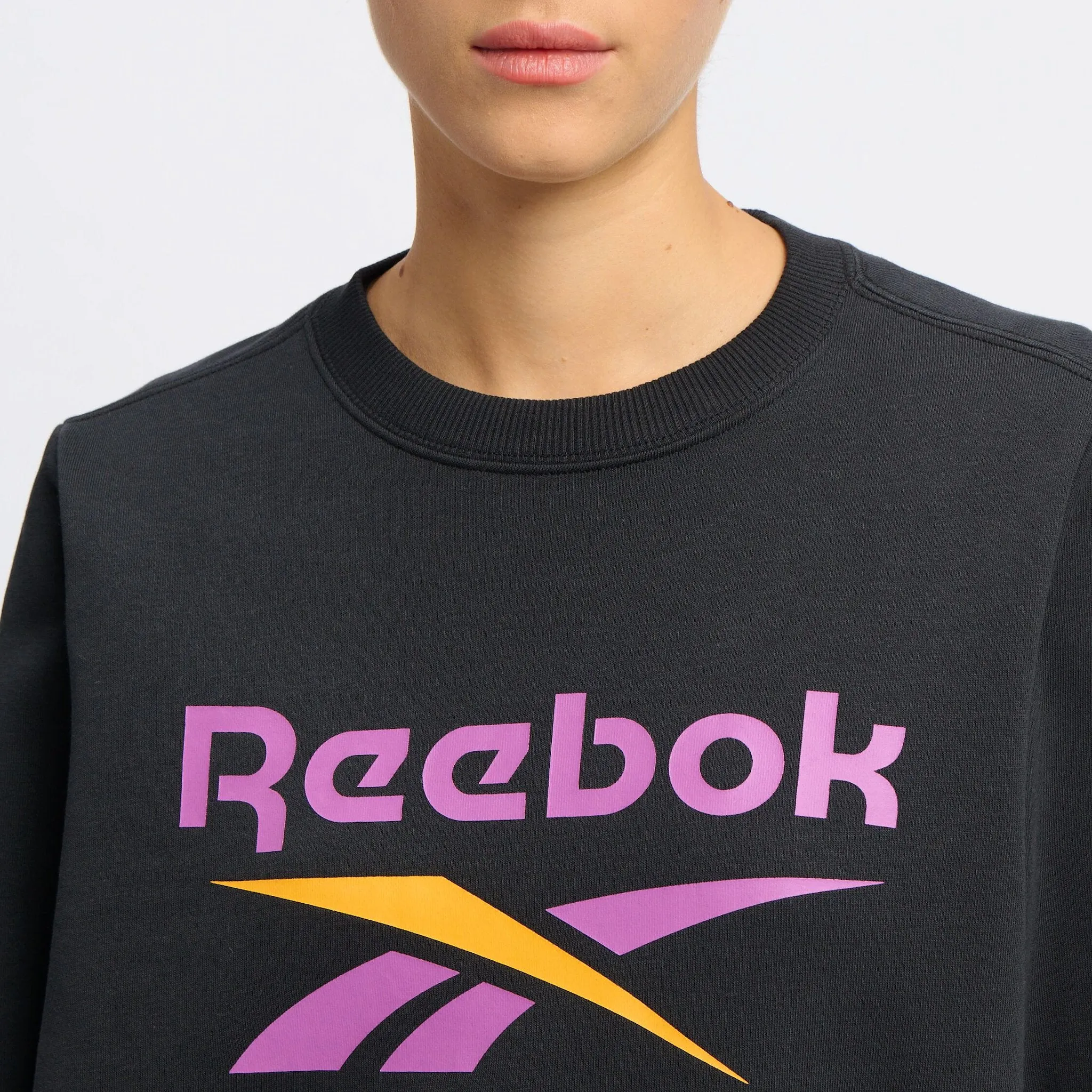 REEBOK WOMEN'S IDENTITY BIG LOGO BLACK SWEATSHIRT