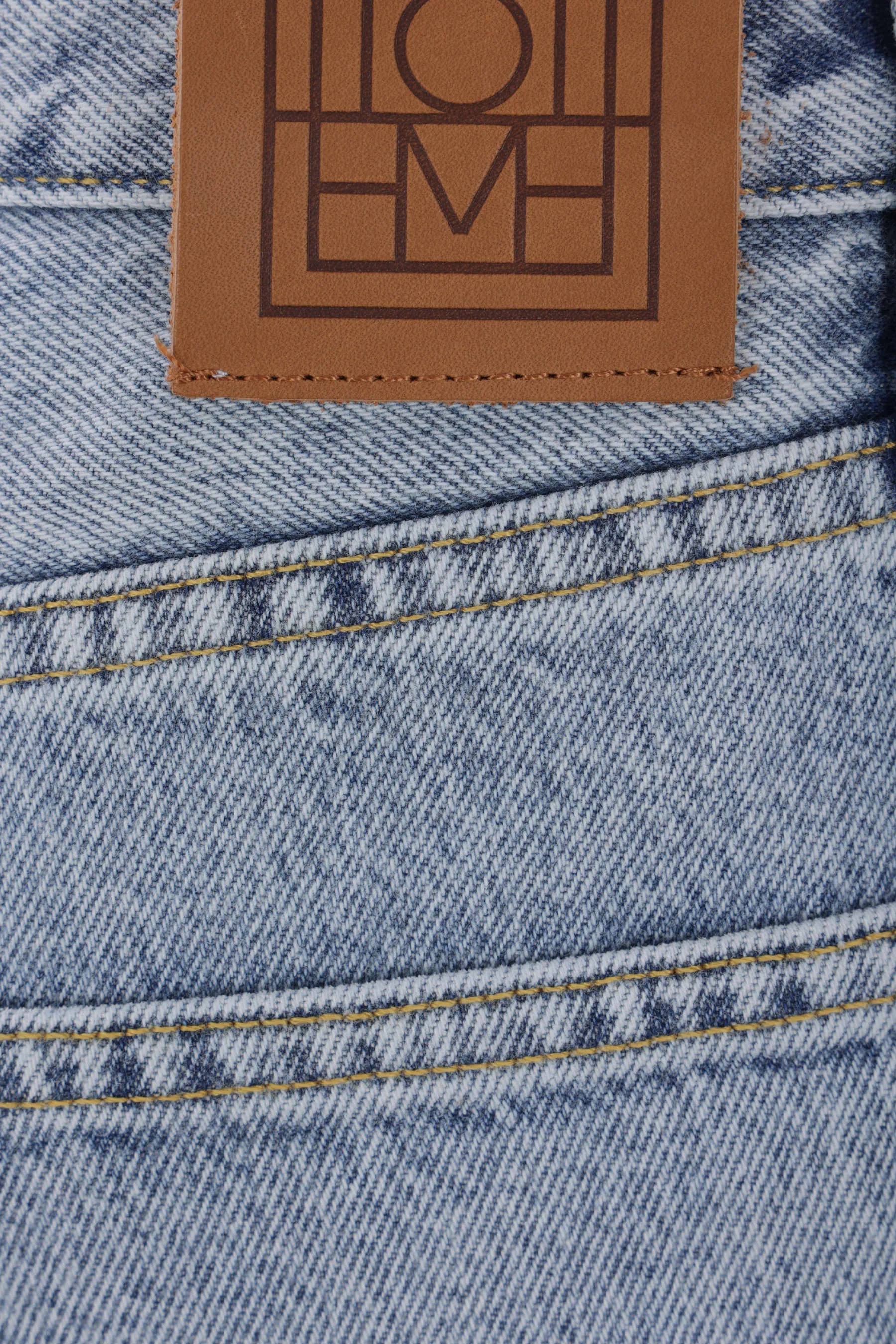 slim-fit jeans in organic cotton