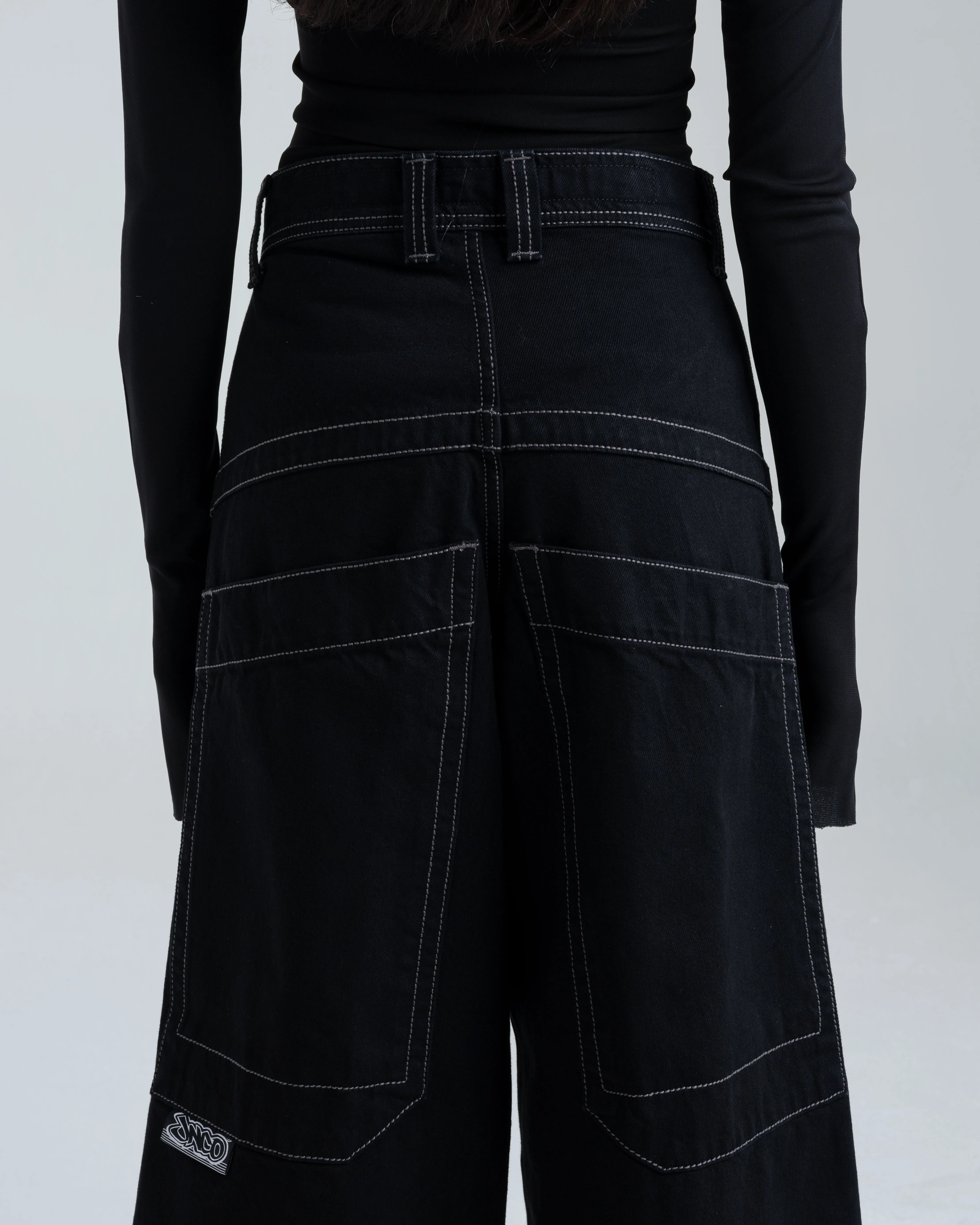 W Rollin'. 26. Jet Black.