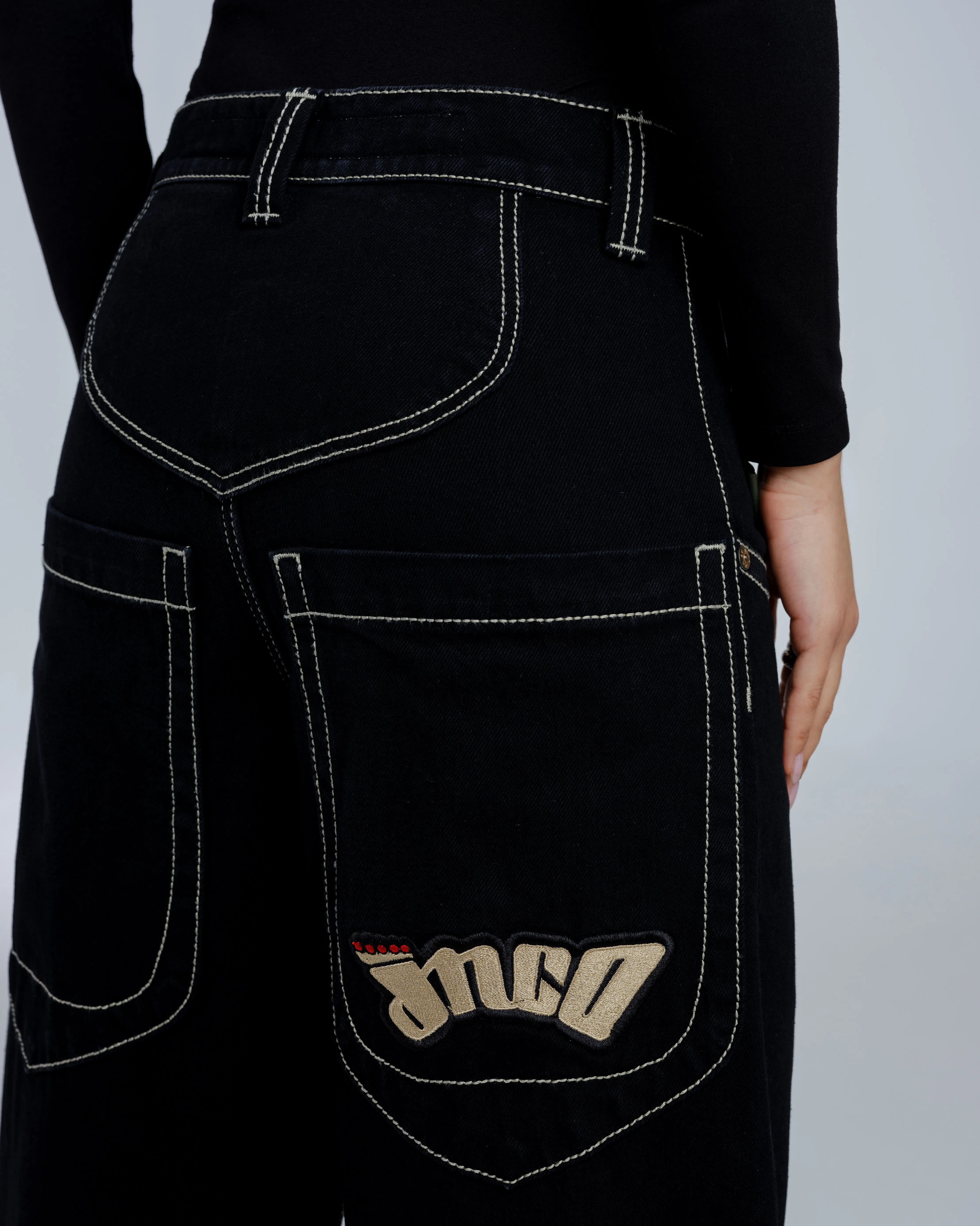 W169 Low Down. 20. Jet Black.