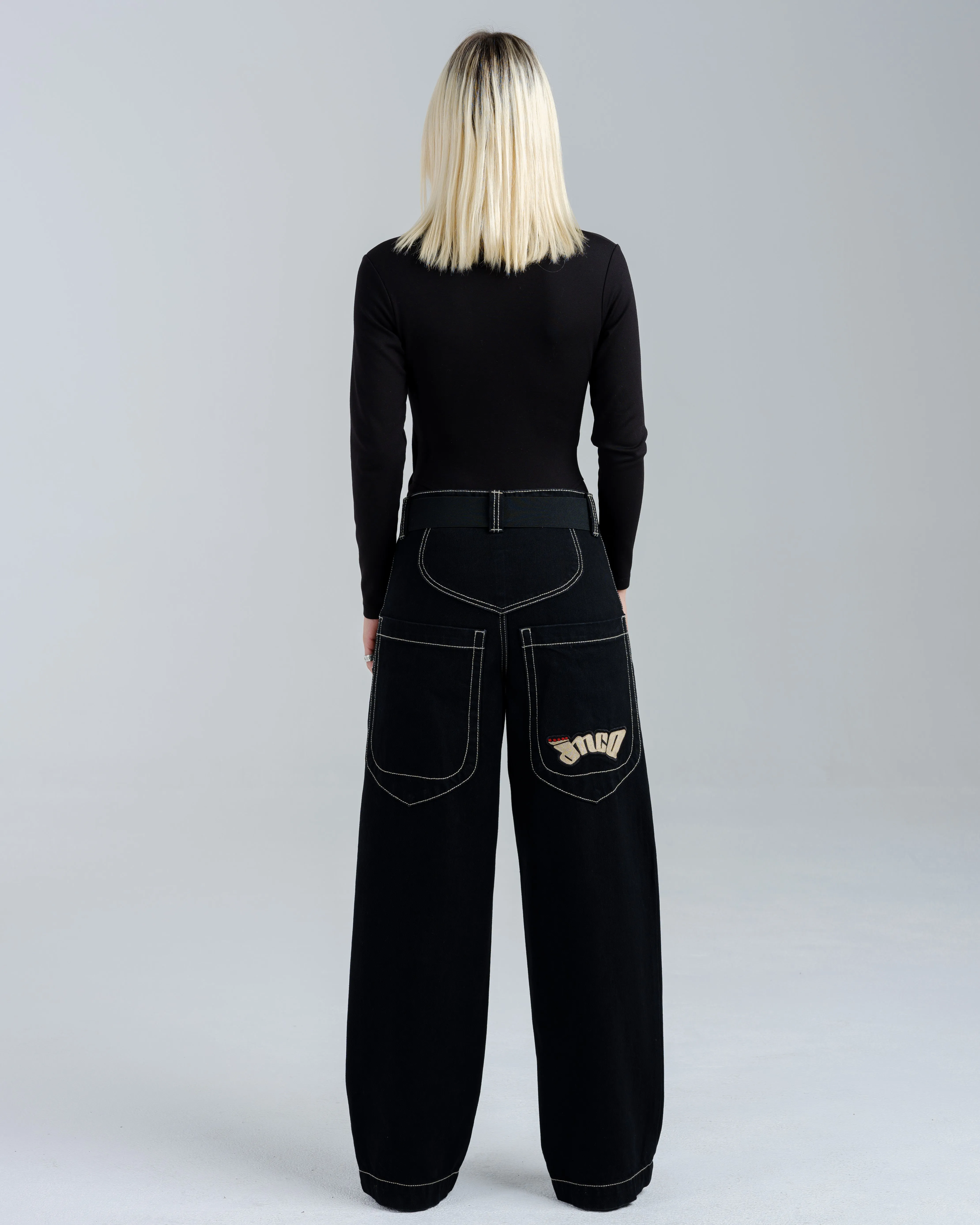 W169 Low Down. 20. Jet Black.