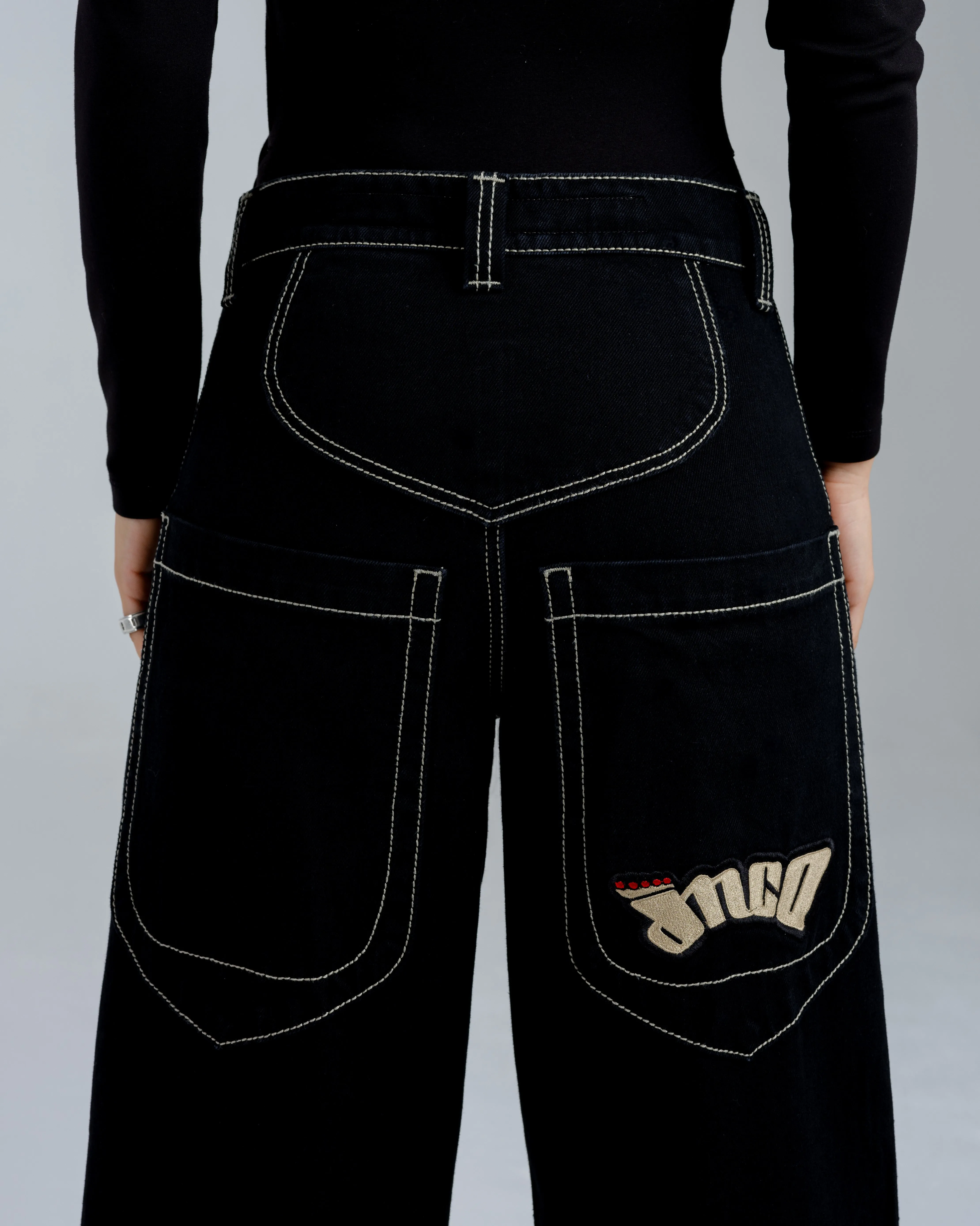 W169 Low Down. 20. Jet Black.