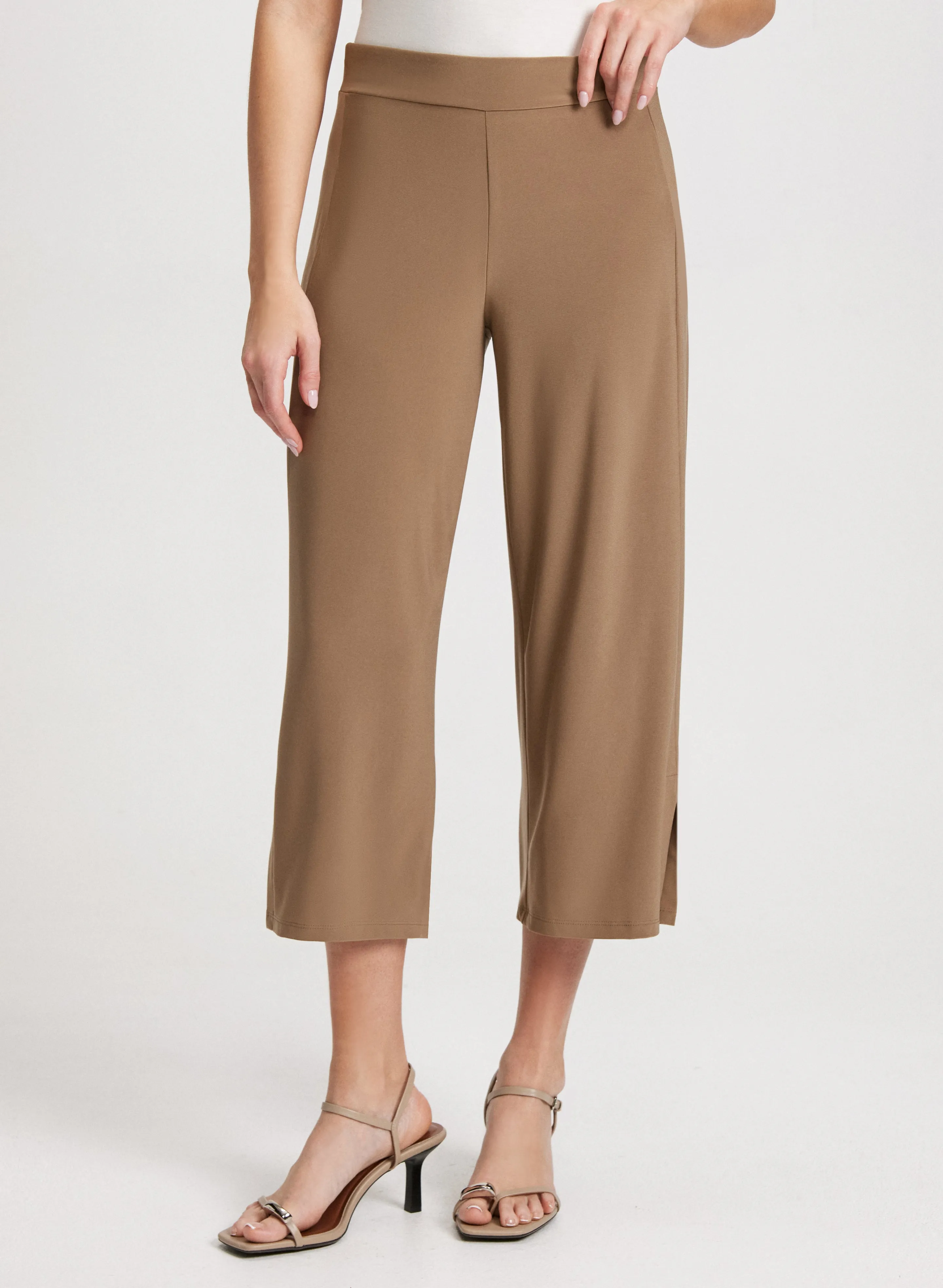 Wide Leg Pull-On Capris